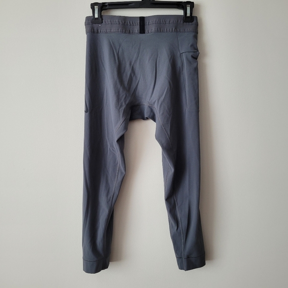 NIKE Dri Fit Tight Fit 3/4 Grey Training Base Layer Tights Size S - Picture 3 of 13